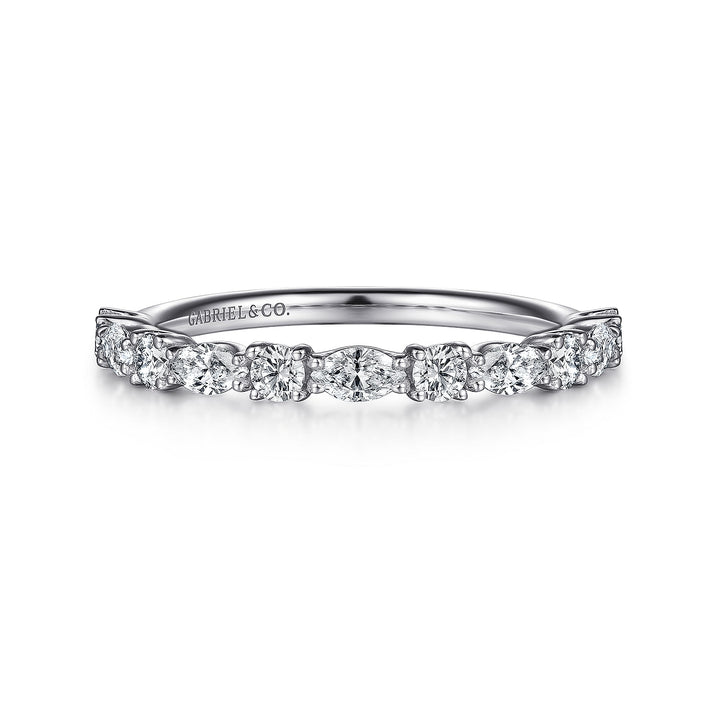Oval and Round Diamond Alternating Band