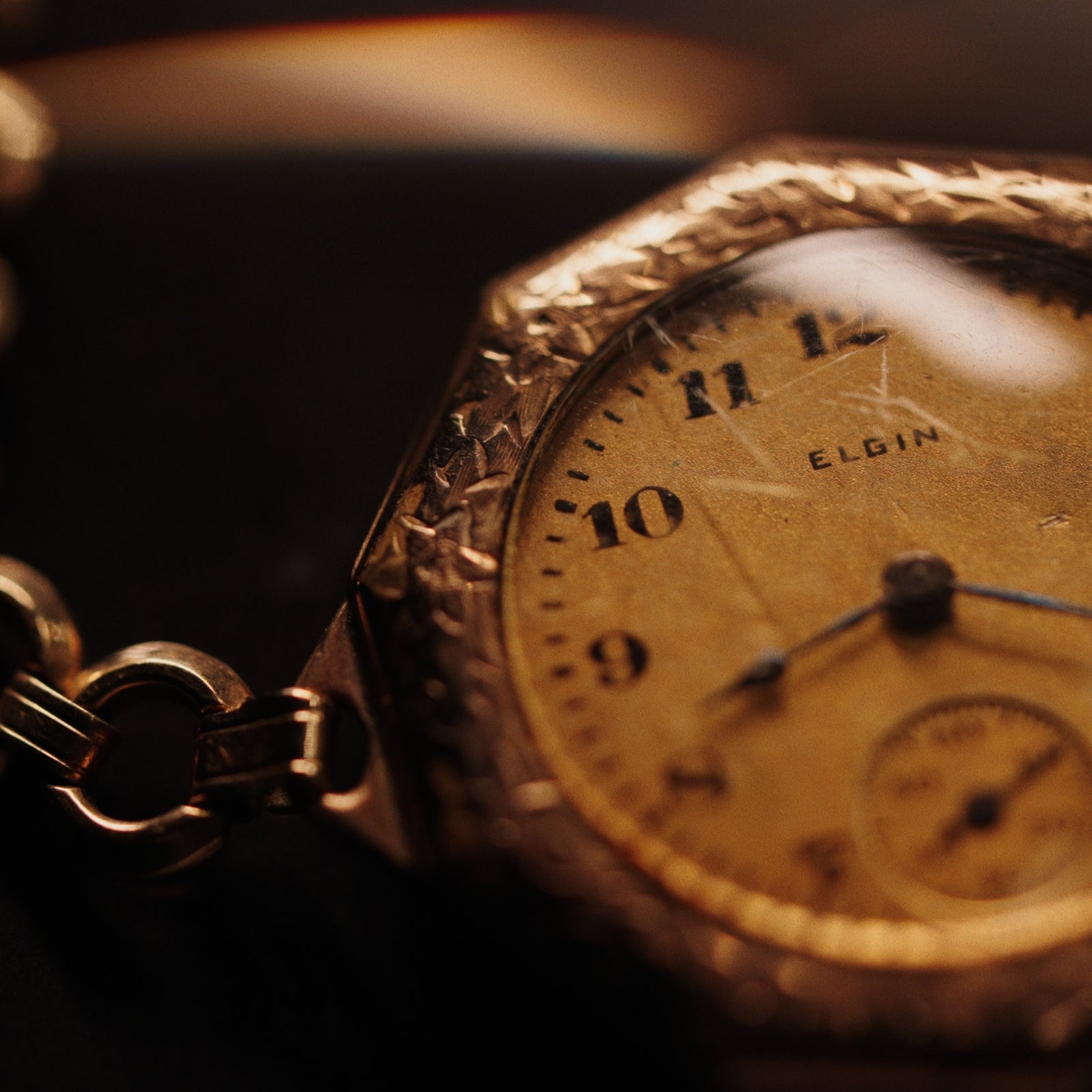 photo of a gold Elgin watch