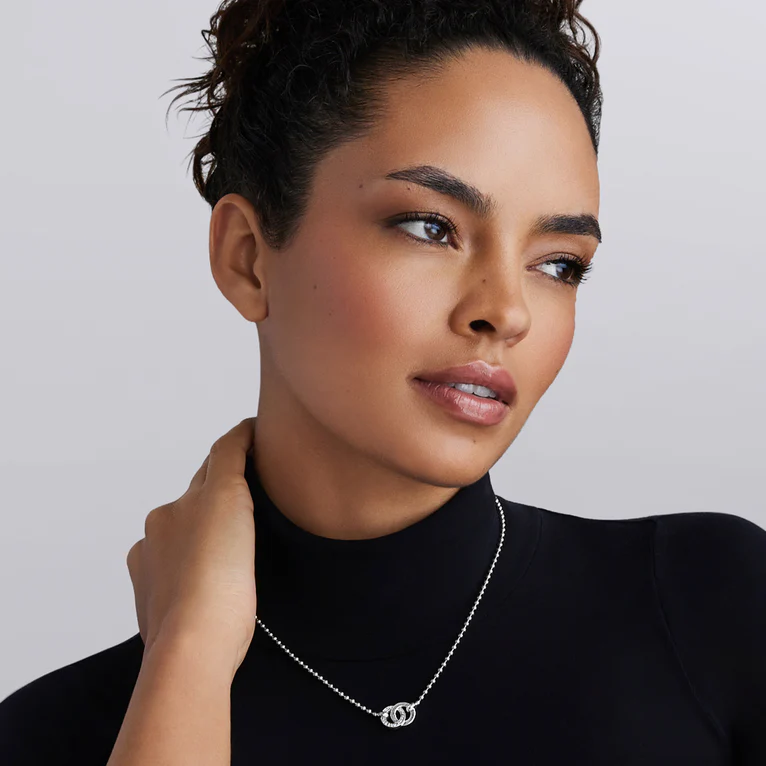 Silver Interlocking Diamond Pendant Necklace