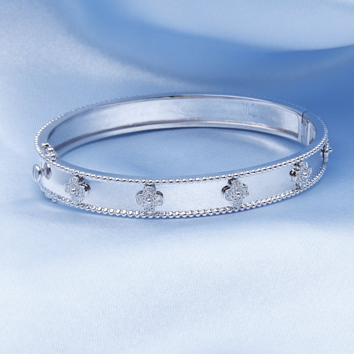 Clover Embedded Bangle