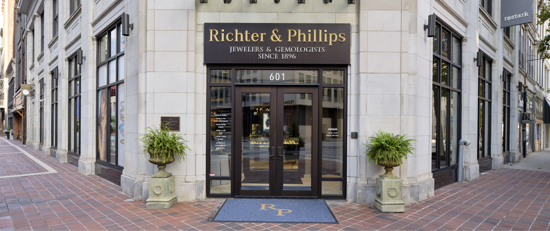 Discover our luxury Rolex showroom - Richter & Phillips