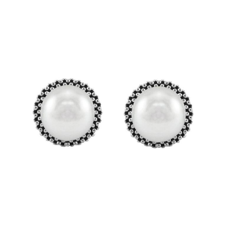 A pair of classic pearl stud earrings set in signature sterling silver Caviar beading.