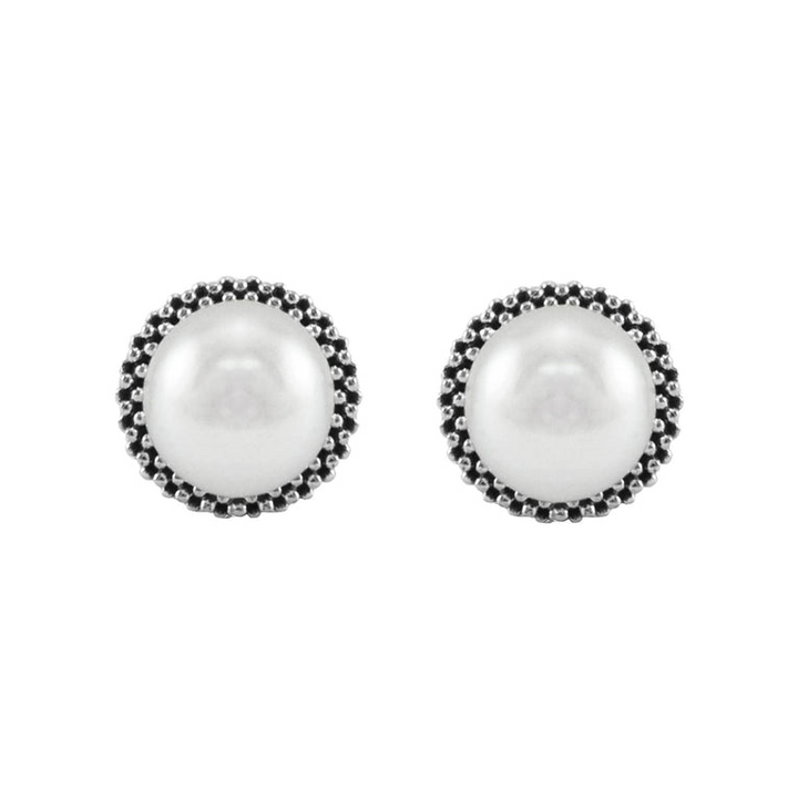 A pair of classic pearl stud earrings set in signature sterling silver Caviar beading.