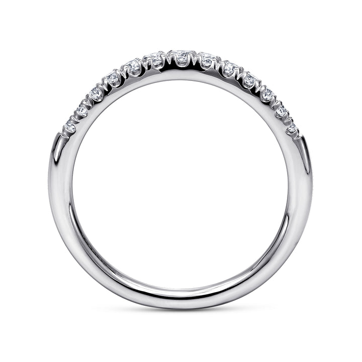 A side view of a ring made of white gold. The side view shows the white-gold band from the top.