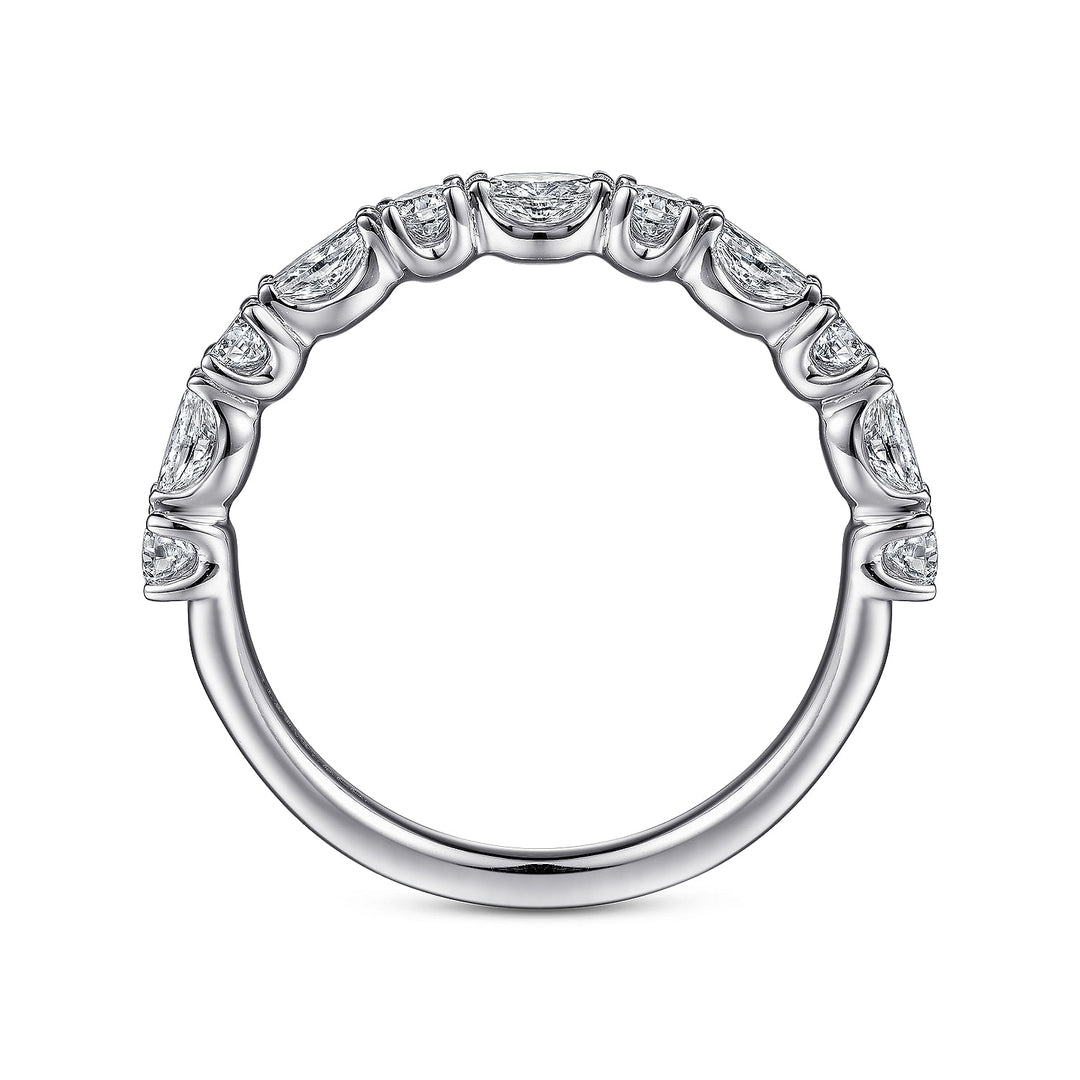 A side view of a ring made of white gold. The side view shows the white-gold band from the top.