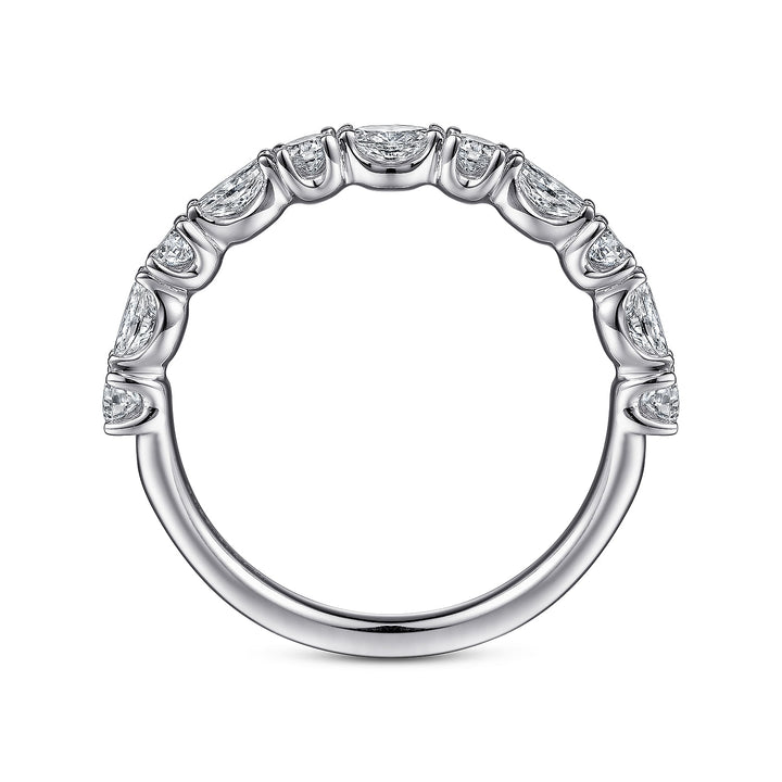 A side view of a ring made of white gold. The side view shows the white-gold band from the top.