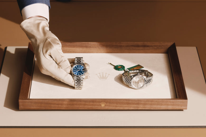 Rolex Rolex Submariner Date desk clock 80 mm, stainless steel C909010LN-0001 in , C909010LN-0001 - Richter & Phillips
